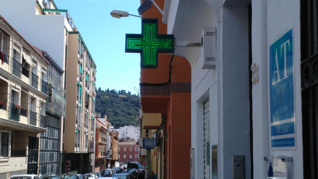 Apartamentos Fernando El Catolico Málaga Exterior foto